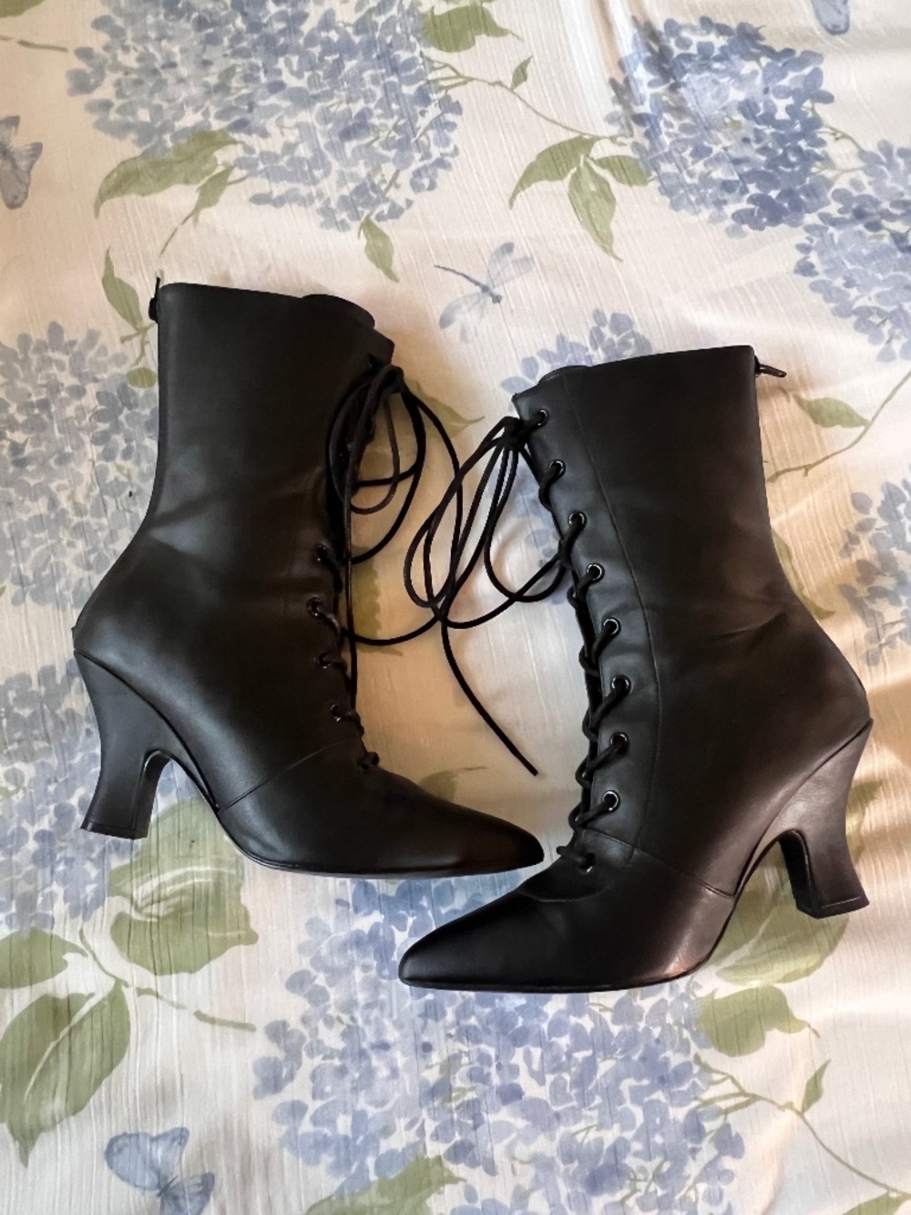 Unique Vintage Black Lace-Up Pointed Toe Heeled Ankle Boots